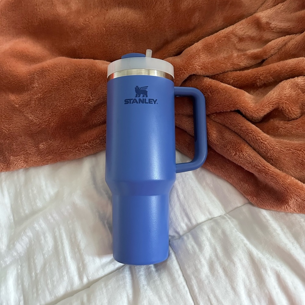 40oz Blue Stanley!